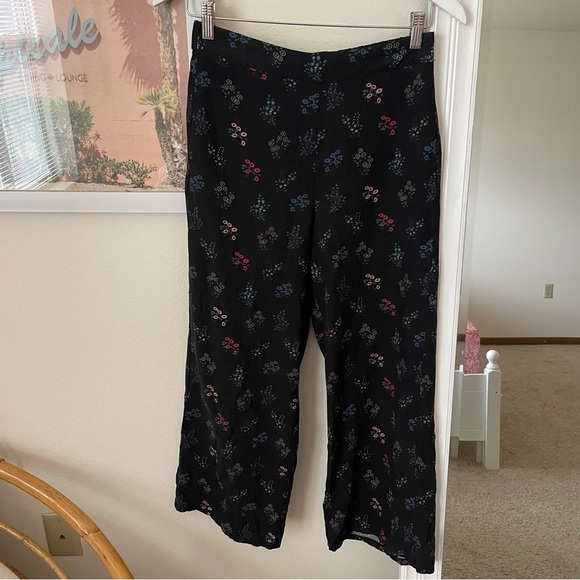 Marine Layer Kiley Floral Pants - Black India Floral Print - Picture 5 of 9